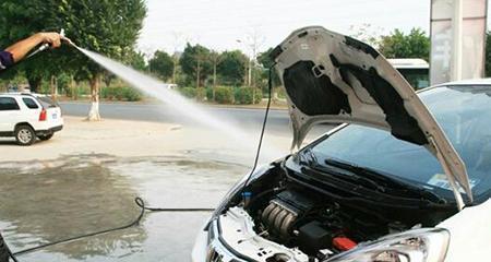 发动机可以用水冲洗吗？